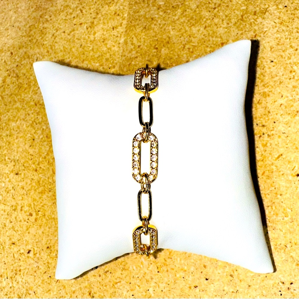 Touchstone Crystal Fascinate Bracelet, Golden